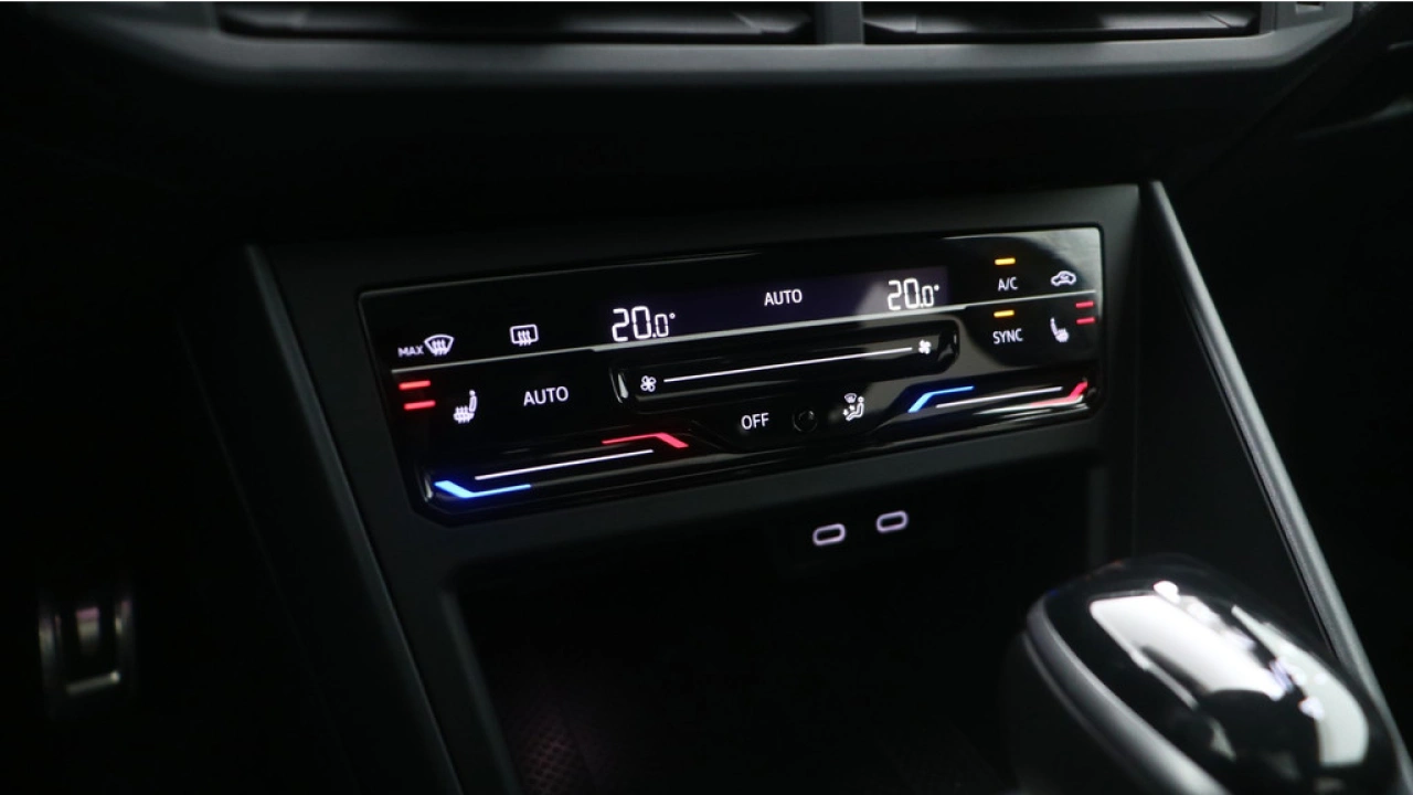 Volkswagen Taigo 1.0 TSI 110pk DSG R-Line Business Panoramadak