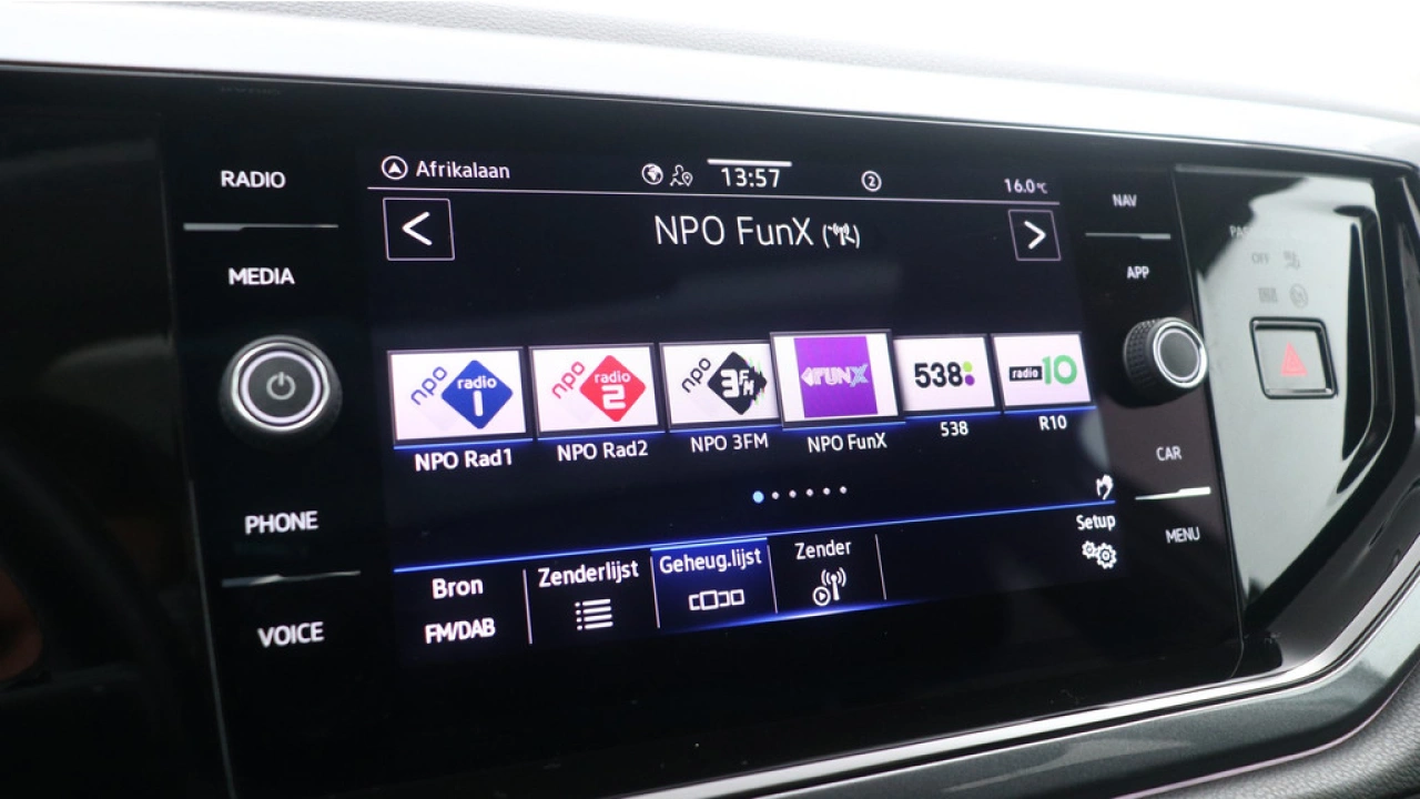 Volkswagen Taigo 1.0 TSI 110pk Style | Panoramadak | LED Matrix | Navigatie |