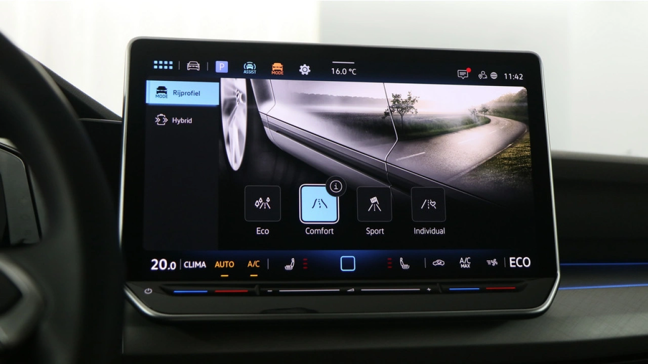 Volkswagen Golf 1.5 eHybrid 204pk Life Edition DSG