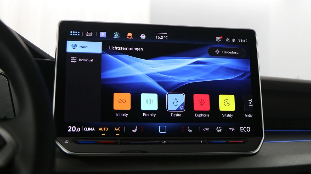 Volkswagen Golf 1.5 eHybrid 204pk Life Edition DSG