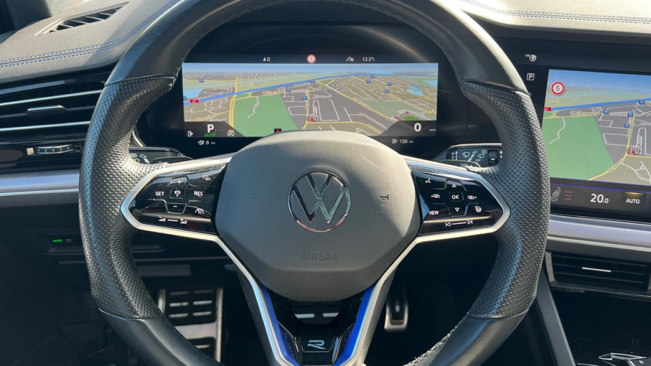 Volkswagen Touareg R 3.0 TSI 462pk 4MOTION Panoramadak Luchtvering Trekhaak