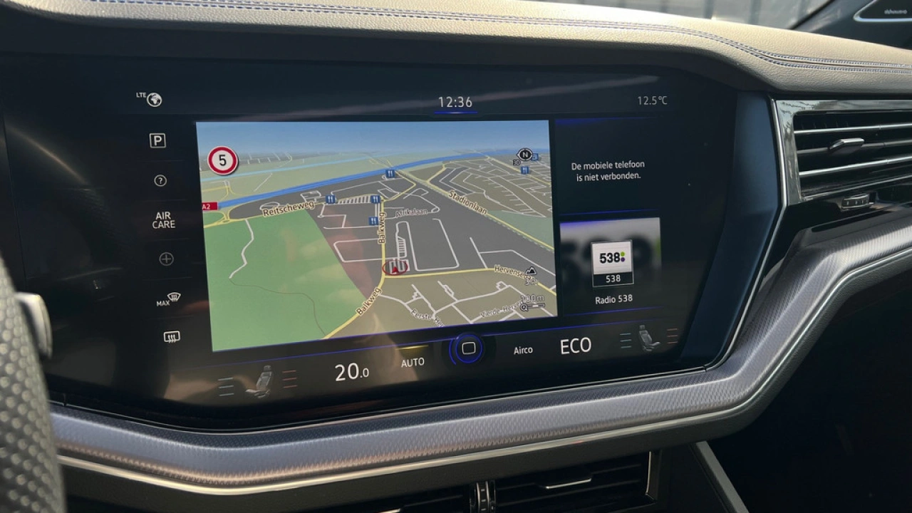 Volkswagen Touareg R 3.0 TSI 462pk 4MOTION Panoramadak Luchtvering Trekhaak