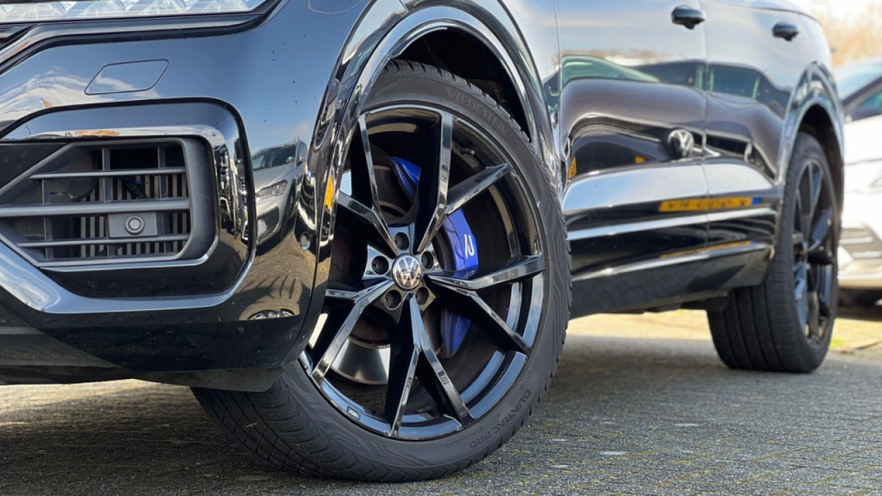 Volkswagen Touareg R 3.0 TSI 462pk 4MOTION Panoramadak Luchtvering Trekhaak