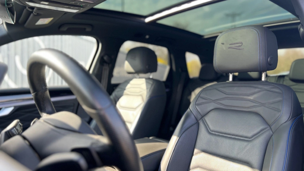 Volkswagen Touareg R 3.0 TSI 462pk 4MOTION Panoramadak Luchtvering Trekhaak