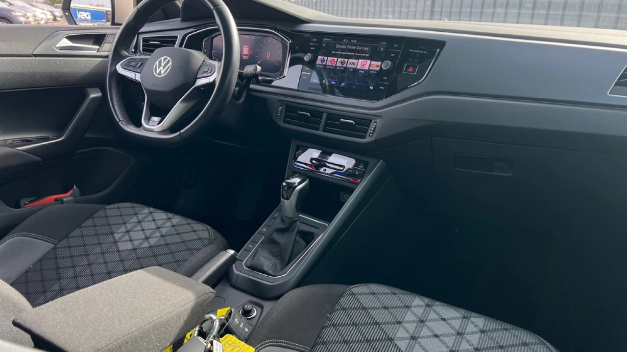 Volkswagen Polo 1.0 TSI 95pk DSG R-Line Business Panoramadak Matrix