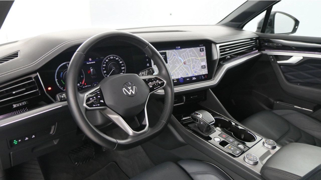 Volkswagen Touareg 3.0 TSI eHybrid 381pk PHEV 4MOTION Elegance