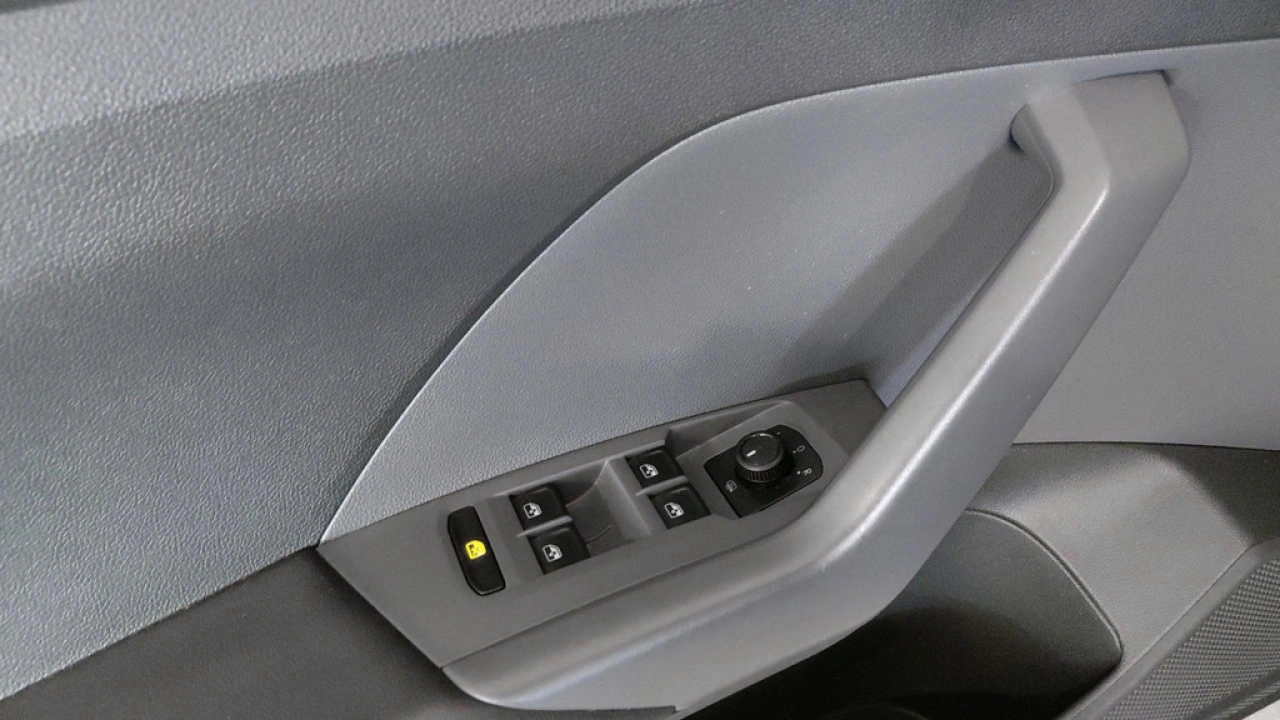 Volkswagen T-Cross 1.0 TSI Life | Multimedia | Climatronic |