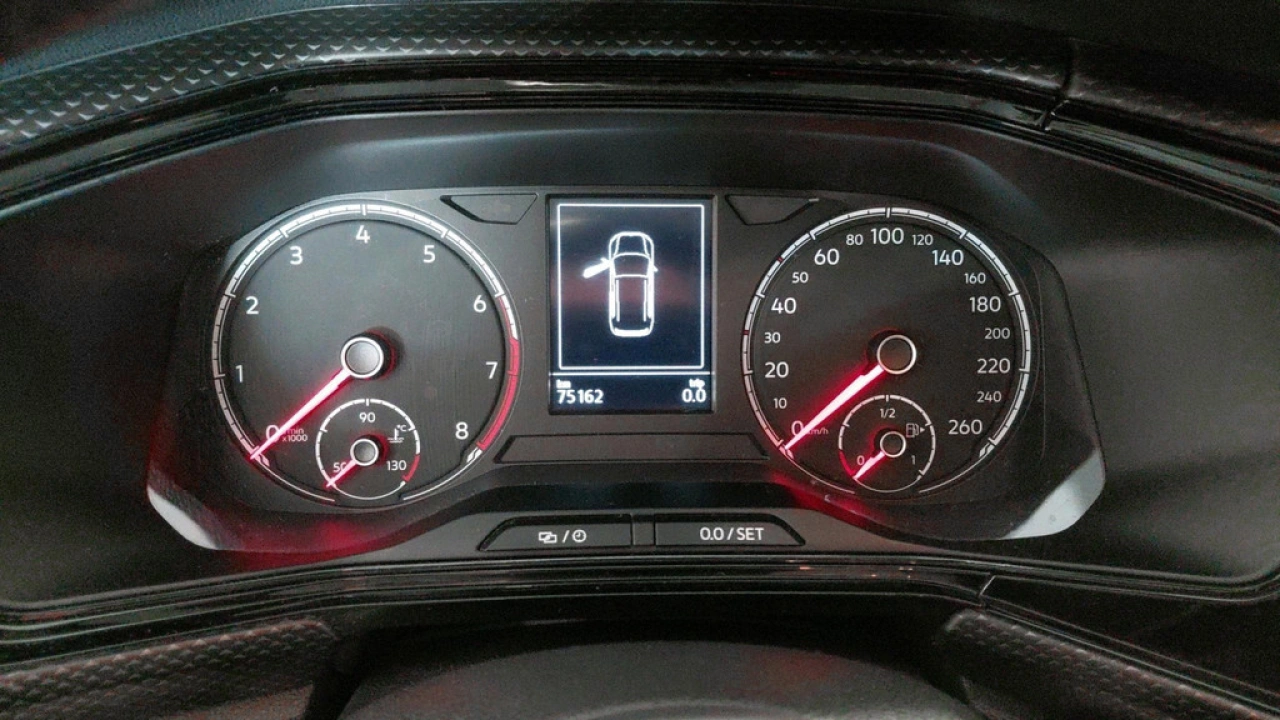 Volkswagen T-Cross 1.0 TSI Life | Multimedia | Climatronic |