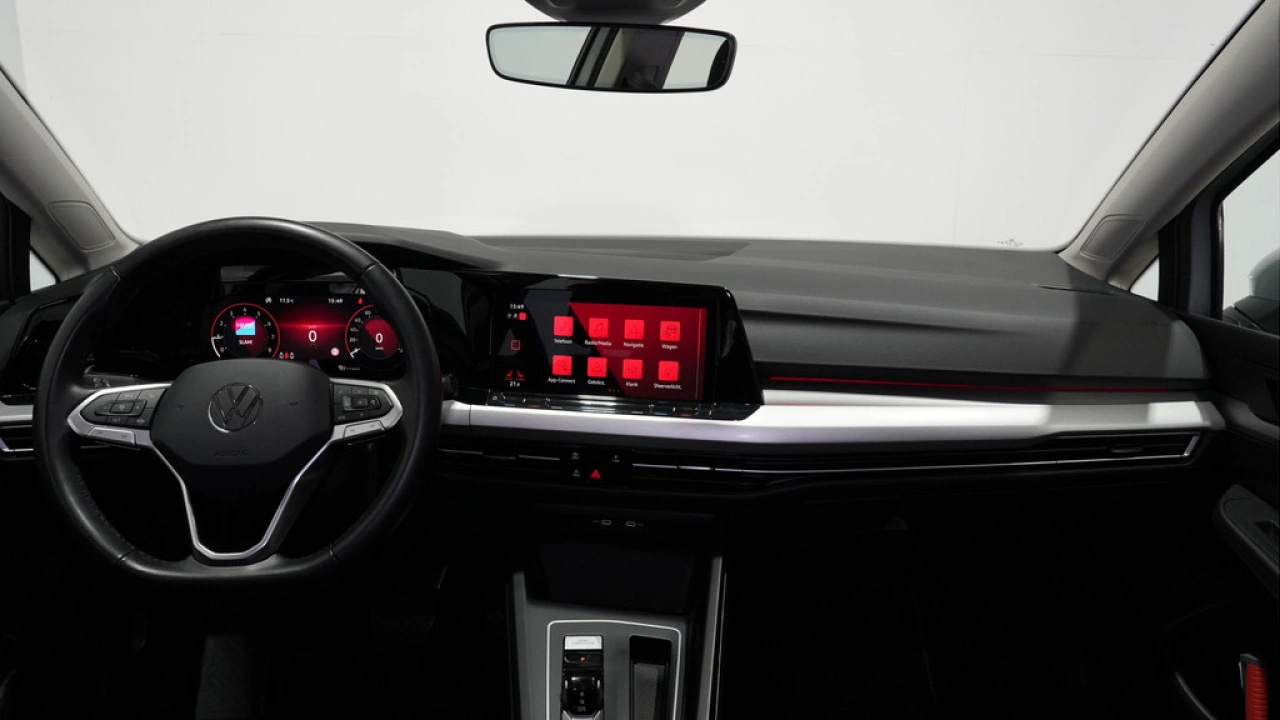 Volkswagen Golf 1.0 eTSI 110pk DSG Life Business