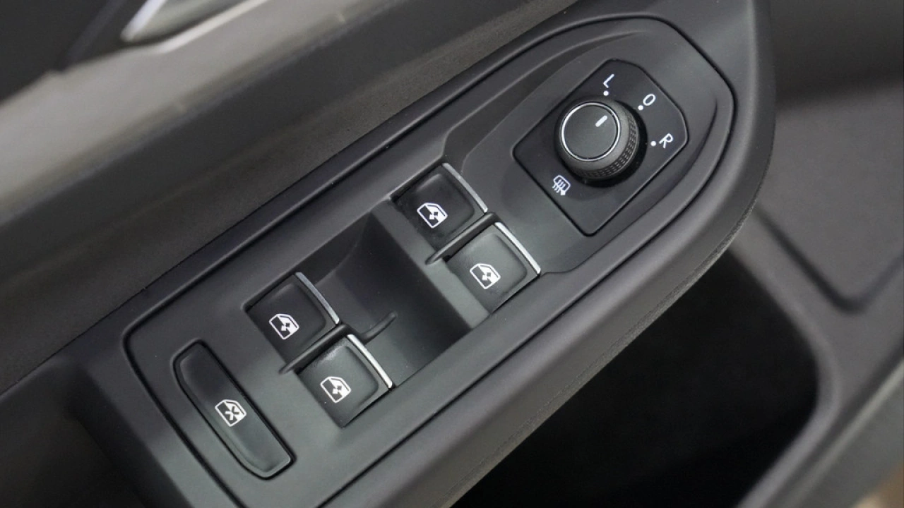 Volkswagen Golf 1.0 eTSI 110pk DSG Life Business