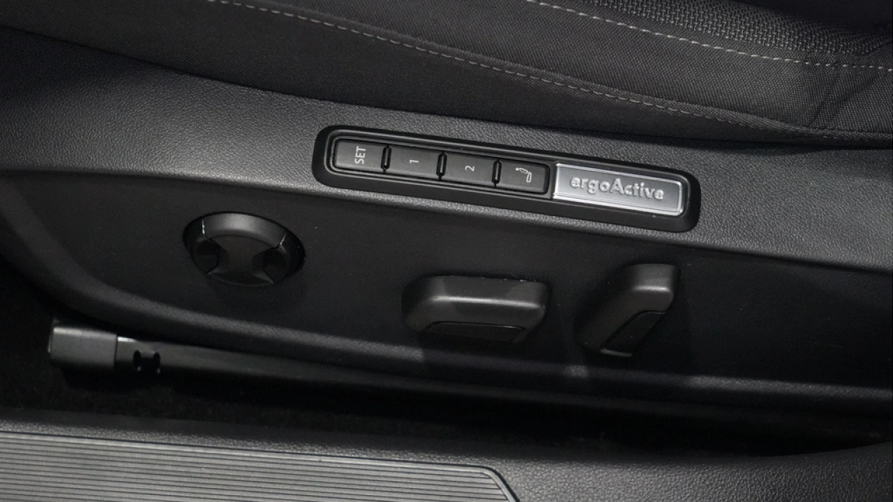 Volkswagen Golf 1.0 eTSI 110pk DSG Life Business