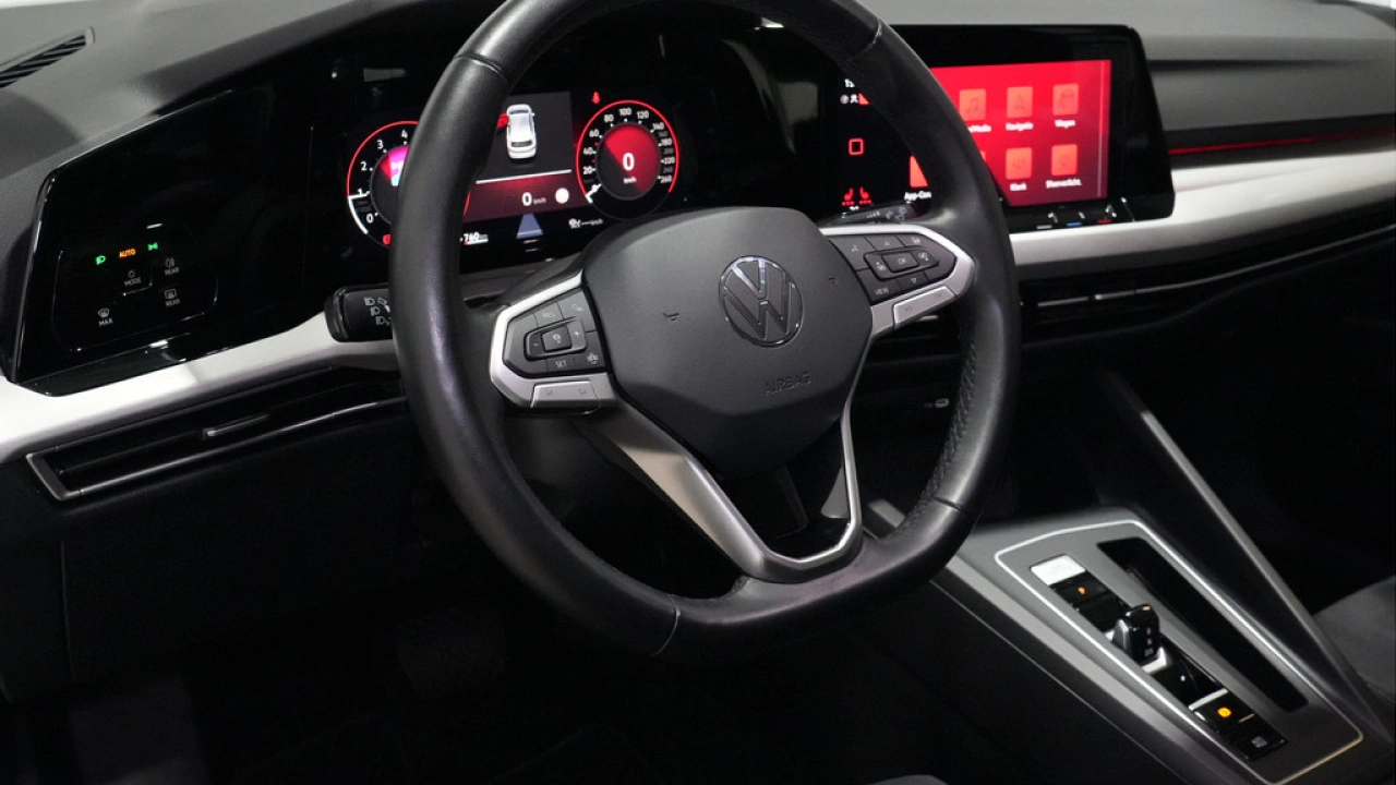 Volkswagen Golf 1.0 eTSI 110pk DSG Life Business