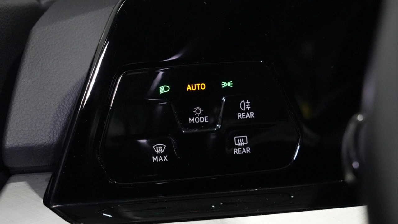 Volkswagen Golf 1.0 eTSI 110pk DSG Life Business