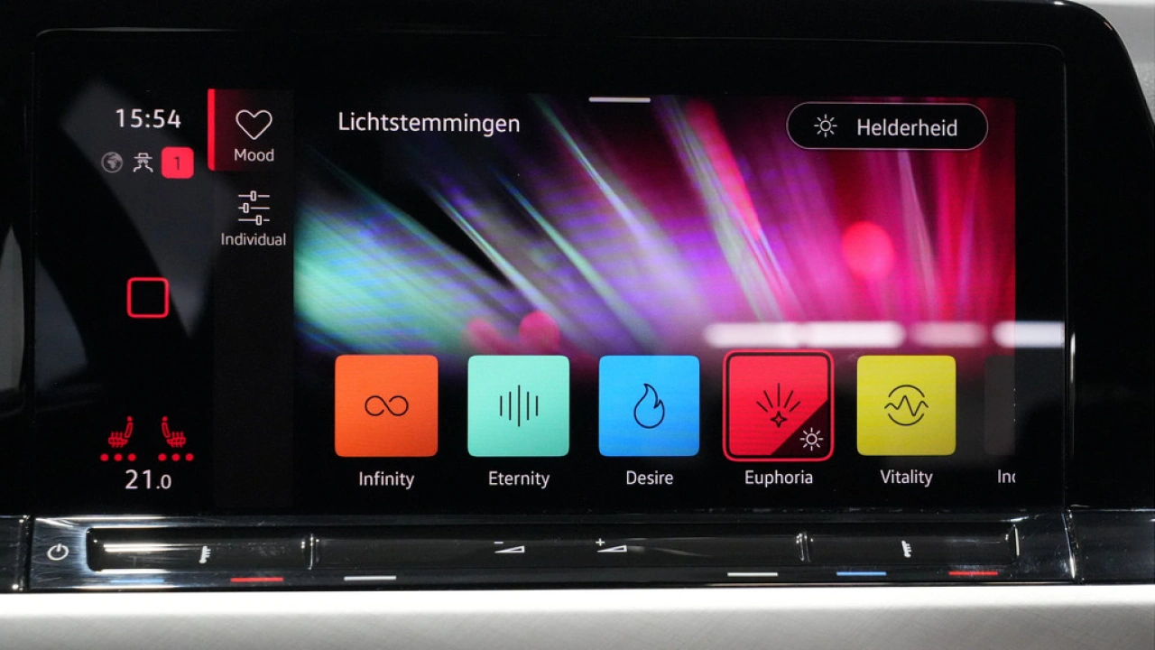 Volkswagen Golf 1.0 eTSI 110pk DSG Life Business