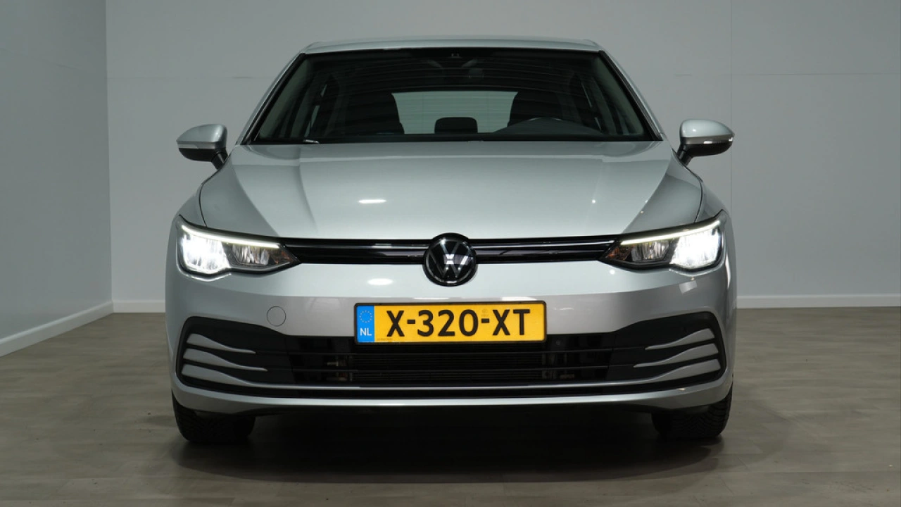 Volkswagen Golf 1.0 eTSI 110pk DSG Life Business