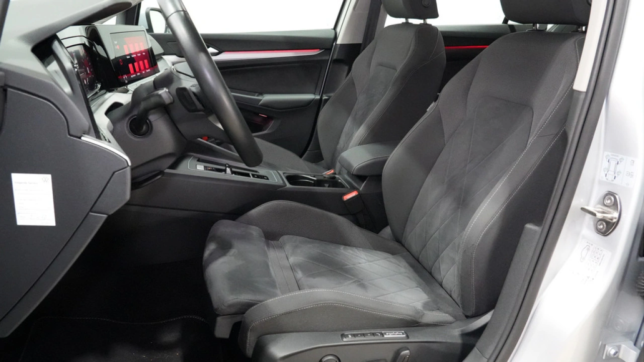 Volkswagen Golf 1.0 eTSI 110pk DSG Life Business