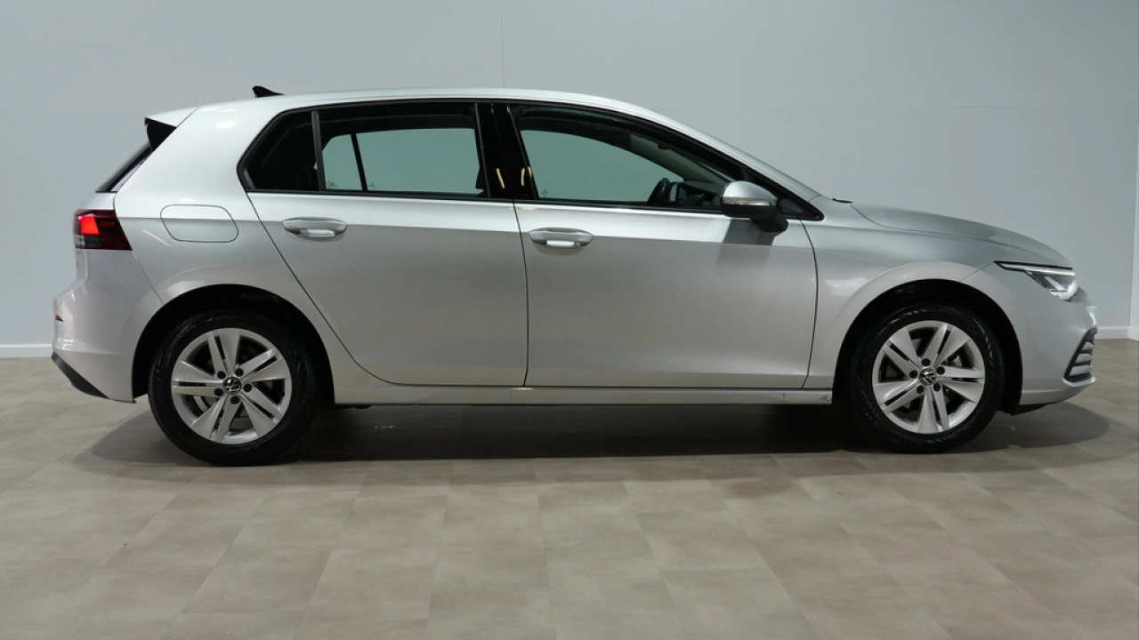 Volkswagen Golf 1.0 eTSI 110pk DSG Life Business