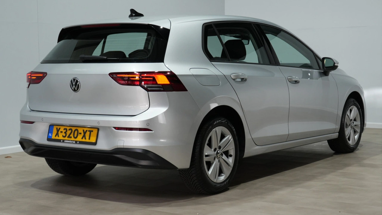 Volkswagen Golf 1.0 eTSI 110pk DSG Life Business