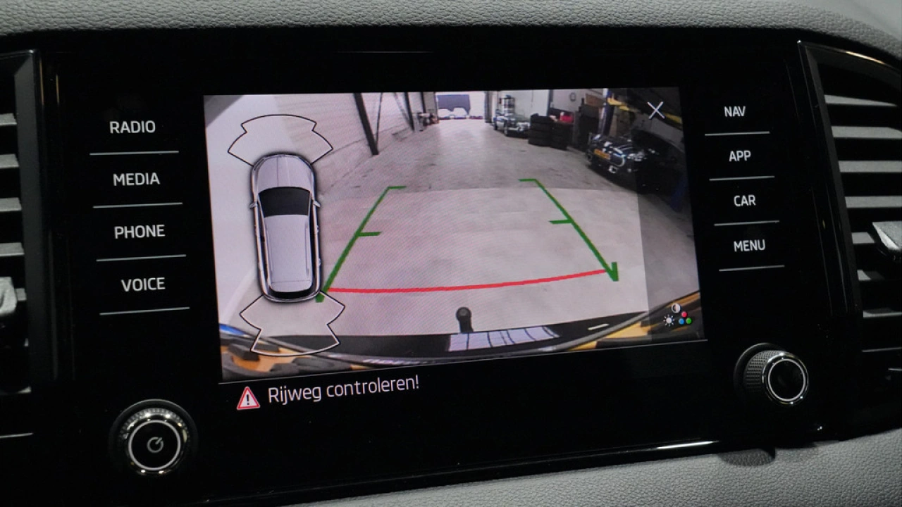 Škoda Karoq 1.5 TSI ACT Sportline Business