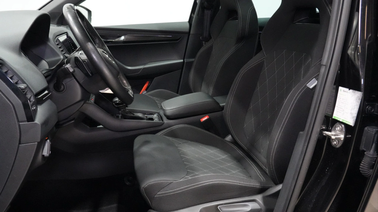 Škoda Karoq 1.5 TSI ACT Sportline Business