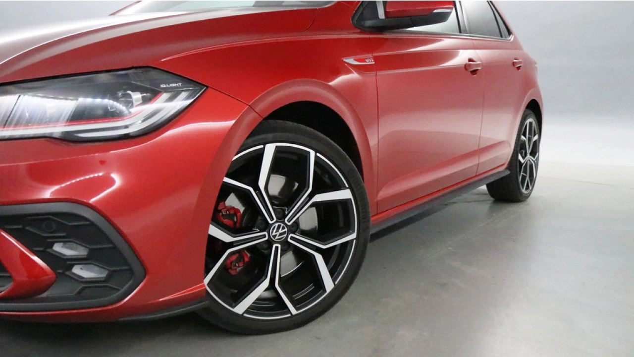 Volkswagen Polo GTI 2.0 207pk Automaat | Pano | Stoelverwarming | Keyless | Cruise | Camera