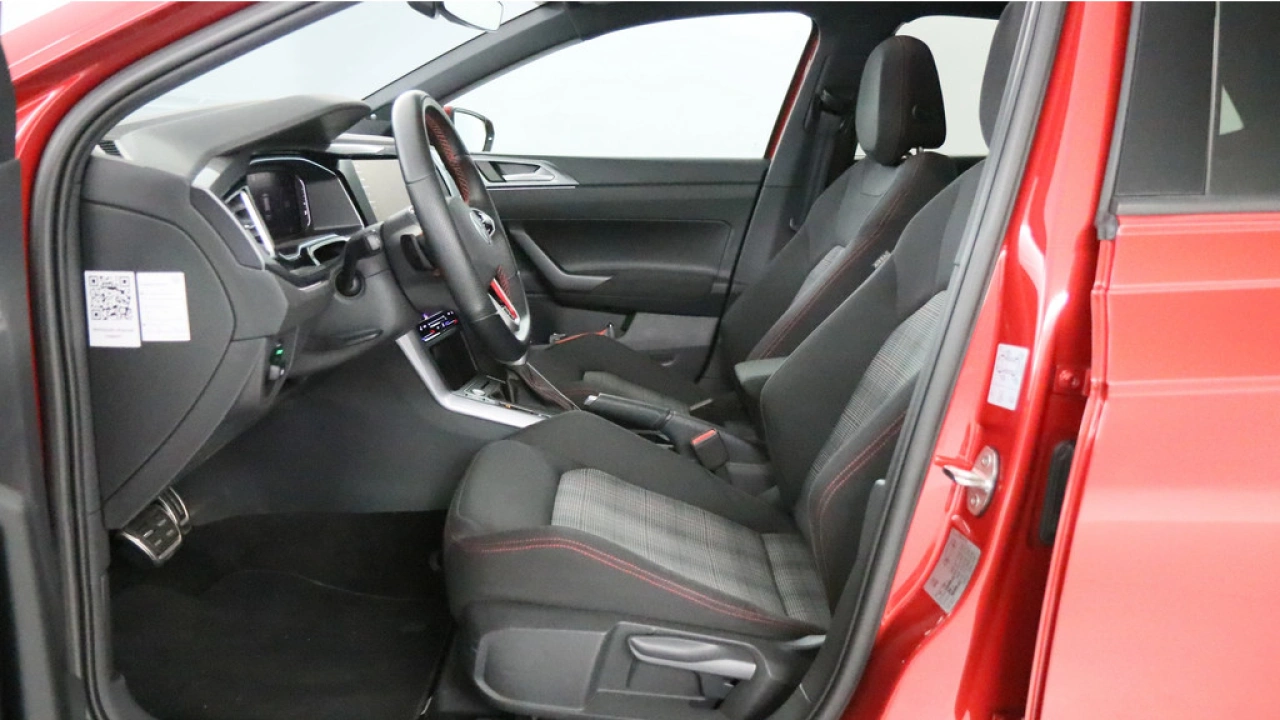 Volkswagen Polo GTI 2.0 207pk Automaat | Pano | Stoelverwarming | Keyless | Cruise | Camera