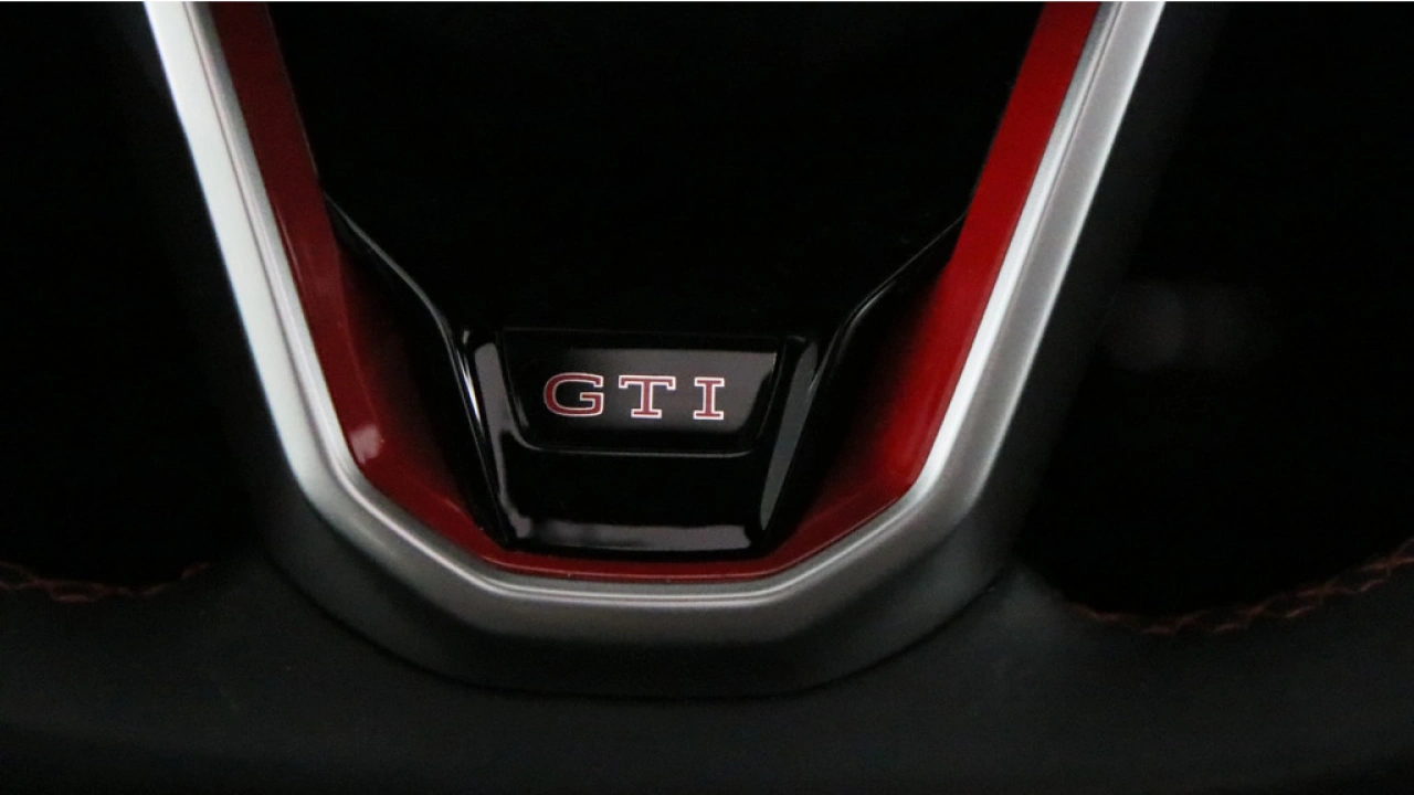 Volkswagen Polo GTI 2.0 207pk Automaat | Pano | Stoelverwarming | Keyless | Cruise | Camera