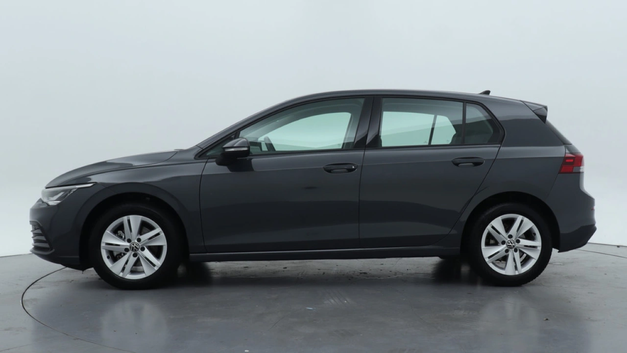 Volkswagen Golf 1.0 eTSI 110pk DSG Life Navigatie Stoel verwarming