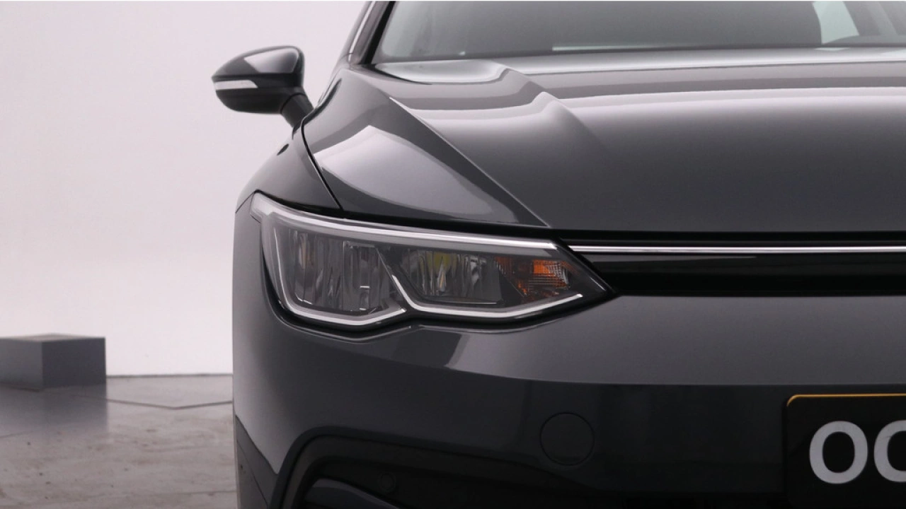 Volkswagen Golf 1.0 eTSI 110pk DSG Life Navigatie Stoel verwarming