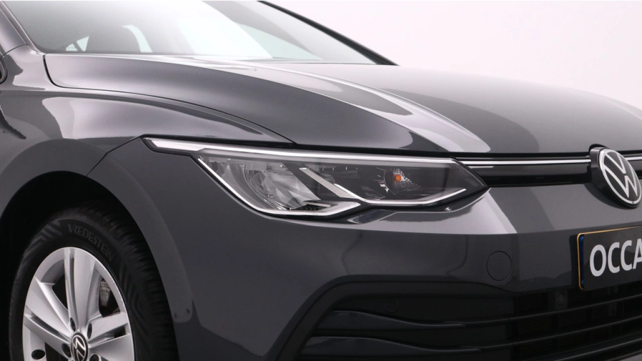 Volkswagen Golf 1.0 eTSI 110pk DSG Life Navigatie Stoel verwarming