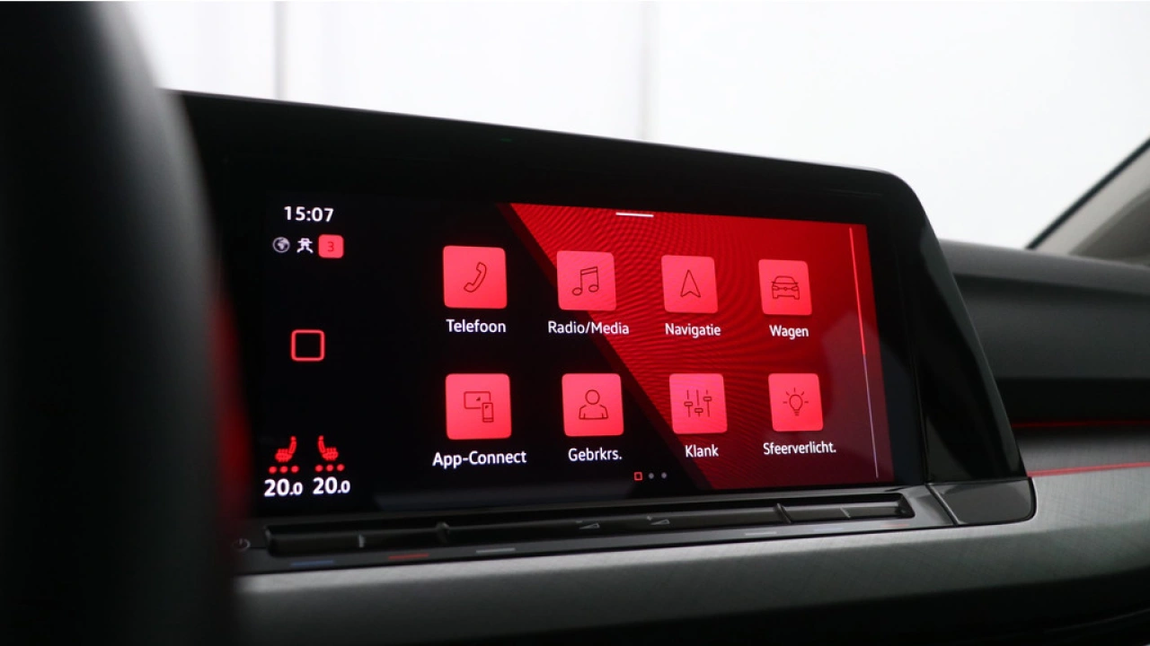 Volkswagen Golf 1.0 eTSI 110pk DSG Life Navigatie Stoel verwarming