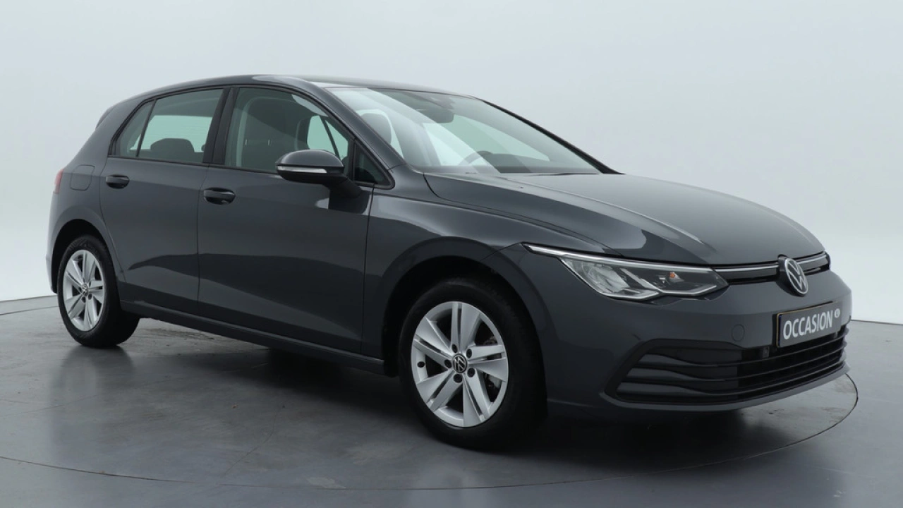 Volkswagen Golf 1.0 eTSI 110pk DSG Life Navigatie Stoel verwarming