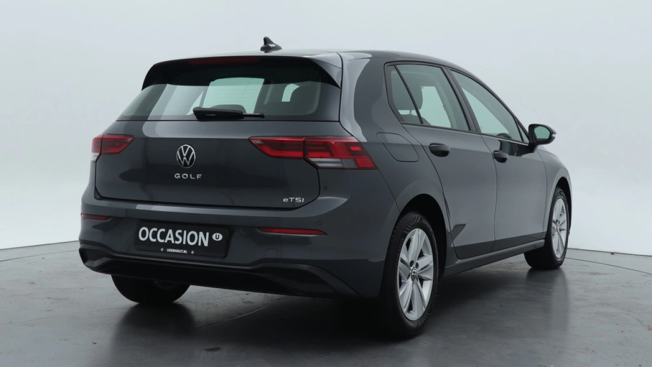 Volkswagen Golf 1.0 eTSI 110pk DSG Life Navigatie Stoel verwarming