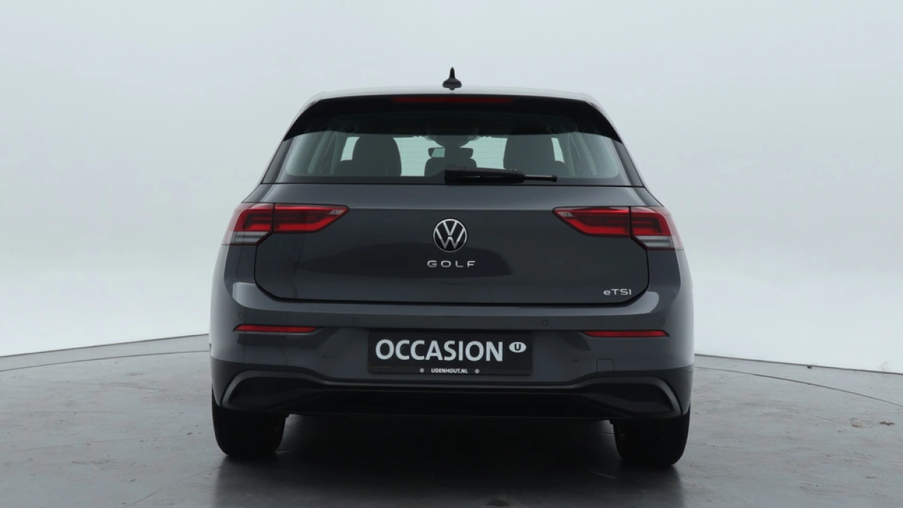 Volkswagen Golf 1.0 eTSI 110pk DSG Life Navigatie Stoel verwarming