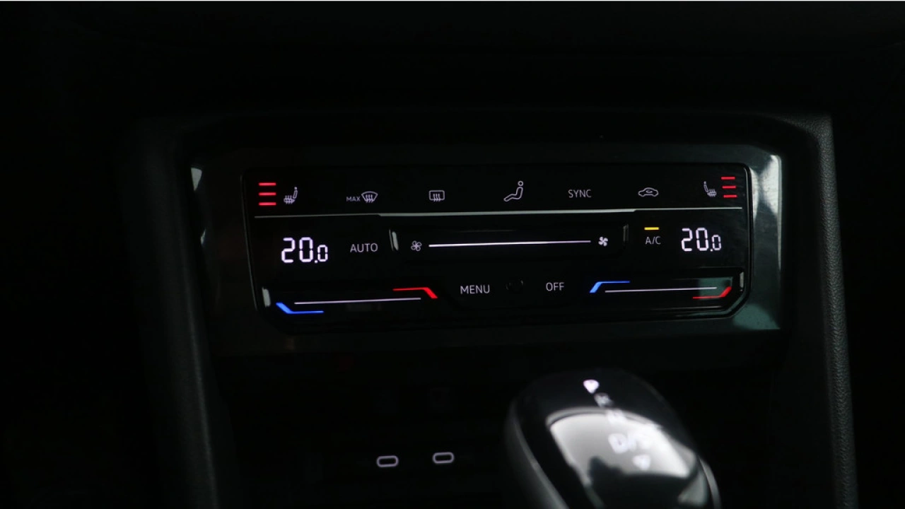 Volkswagen Tiguan 1.5 TSI 150pk DSG Life Business Navigatie Trekhaak