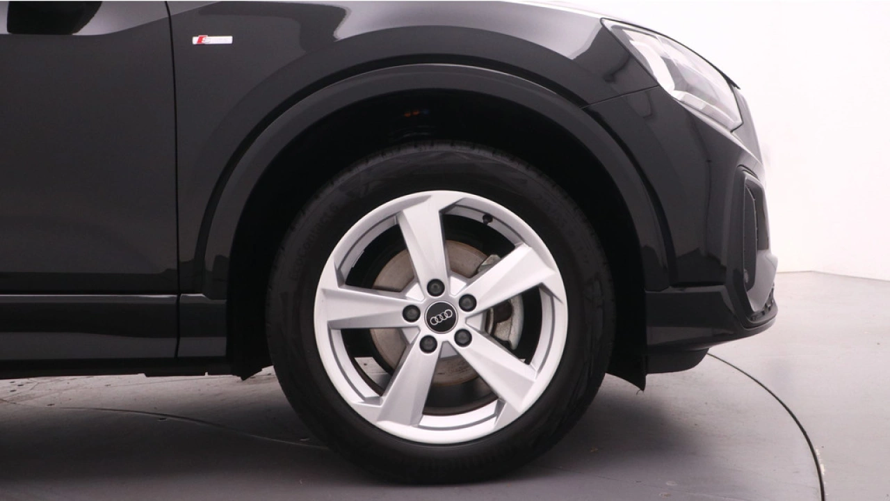 Audi Q2 35 TFSI S Edition | Adaptive cruise | Zwart optiek | LED |