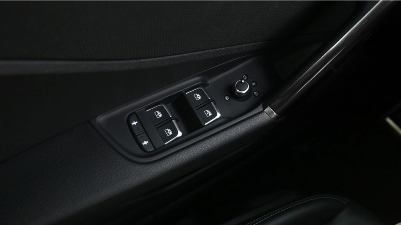 Audi Q2 35 TFSI S Edition | Adaptive cruise | Zwart optiek | LED |