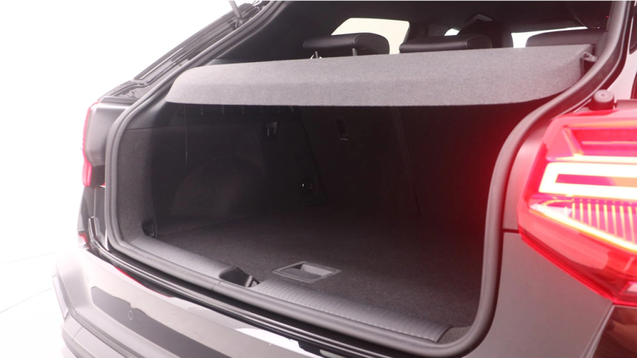 Audi Q2 35 TFSI S Edition | Adaptive cruise | Zwart optiek | LED |