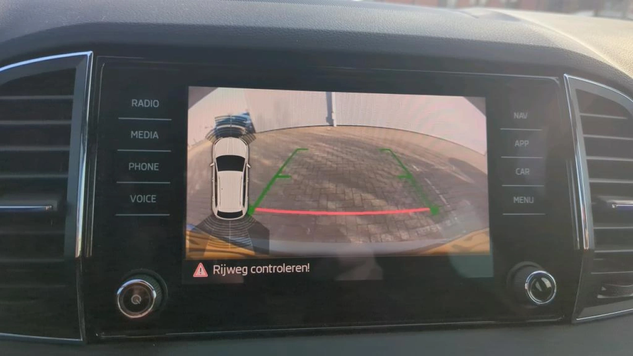 Škoda Karoq 1.5 TSI ACT Sportline Business