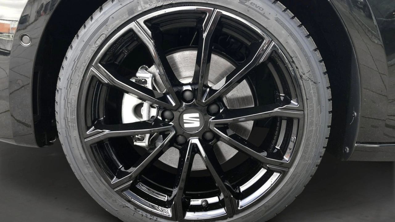 SEAT Leon Sportstourer 1.5 TSI e-Hybrid FR Business