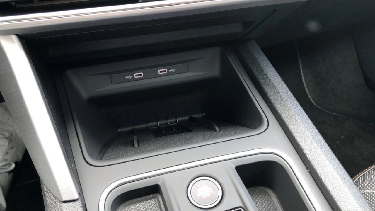 SEAT Leon Sportstourer 1.5 TSI e-Hybrid FR Business