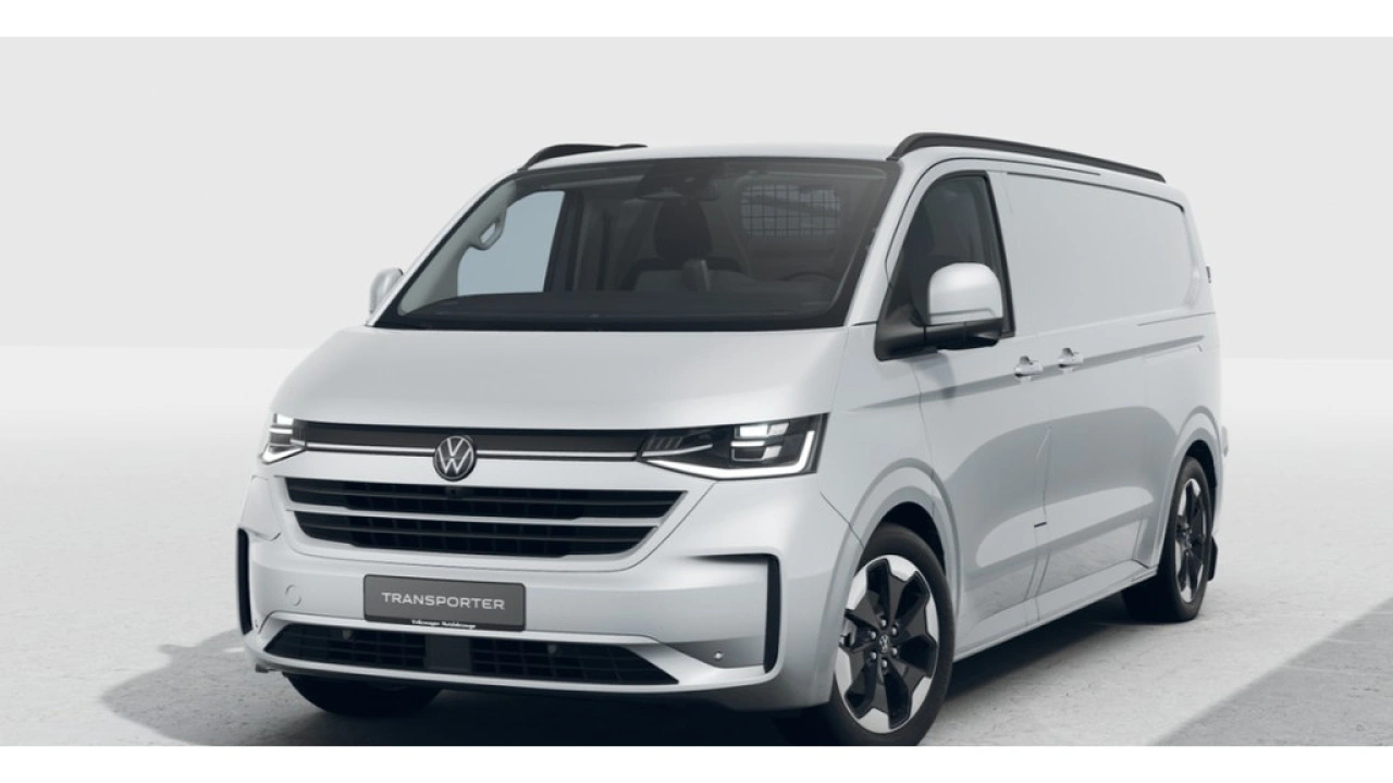 VW Bedrijfswagens Transporter L2H1 PHEV 2.5 eHybrid 233pk 16,5kWh Automaat Signature-Edition