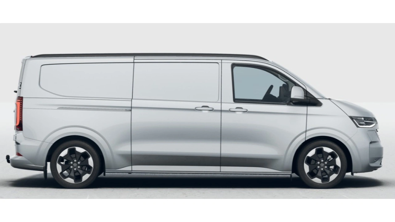 VW Bedrijfswagens Transporter L2H1 PHEV 2.5 eHybrid 233pk 16,5kWh Automaat Signature-Edition