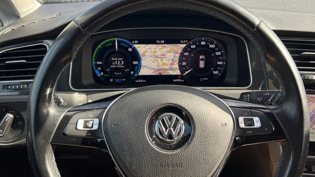 Volkswagen e-Golf Edition 36 kWh 136pk Navigatie Camera Warmtepomp