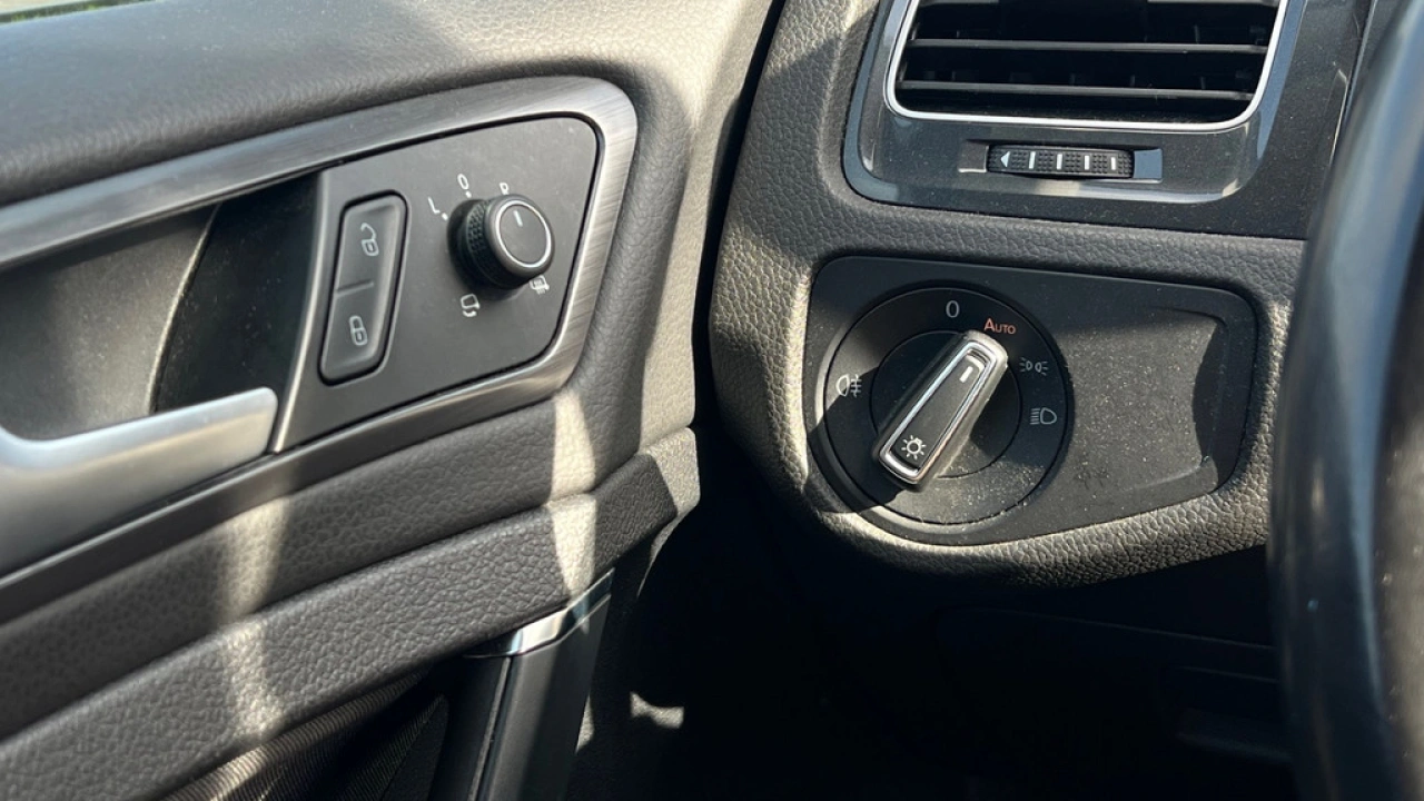 Volkswagen e-Golf Edition 36 kWh 136pk Navigatie Camera Warmtepomp