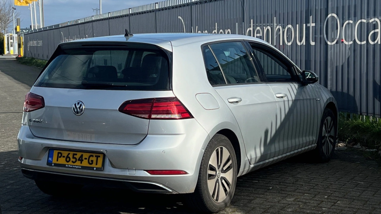 Volkswagen e-Golf Edition 36 kWh 136pk Navigatie Camera Warmtepomp