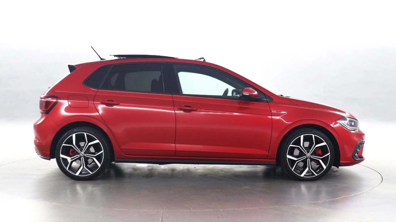 Volkswagen Polo GTI 2.0 207pk Automaat | Pano | Stoelverwarming | Keyless | Cruise | Camera