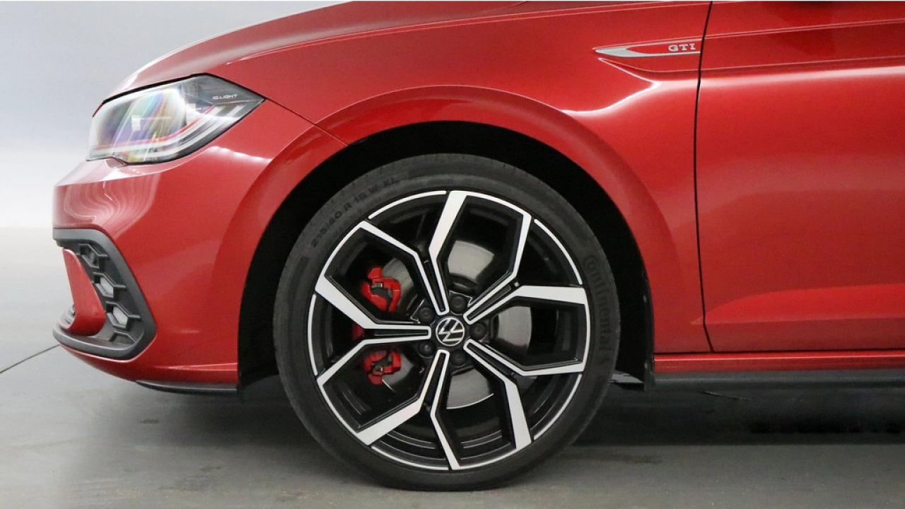 Volkswagen Polo GTI 2.0 207pk Automaat | Pano | Stoelverwarming | Keyless | Cruise | Camera