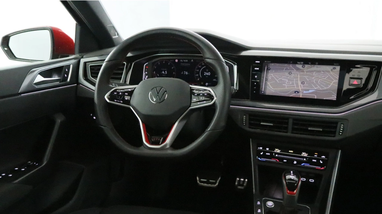 Volkswagen Polo GTI 2.0 207pk Automaat | Pano | Stoelverwarming | Keyless | Cruise | Camera