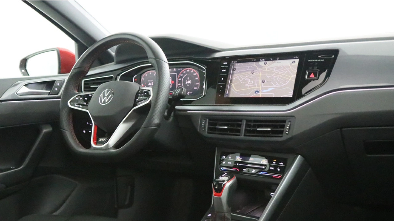 Volkswagen Polo GTI 2.0 207pk Automaat | Pano | Stoelverwarming | Keyless | Cruise | Camera